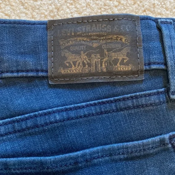 🌺HOST PICK 🌺 Levi’s 710 super skinny blue jeans - Picture 3 of 4